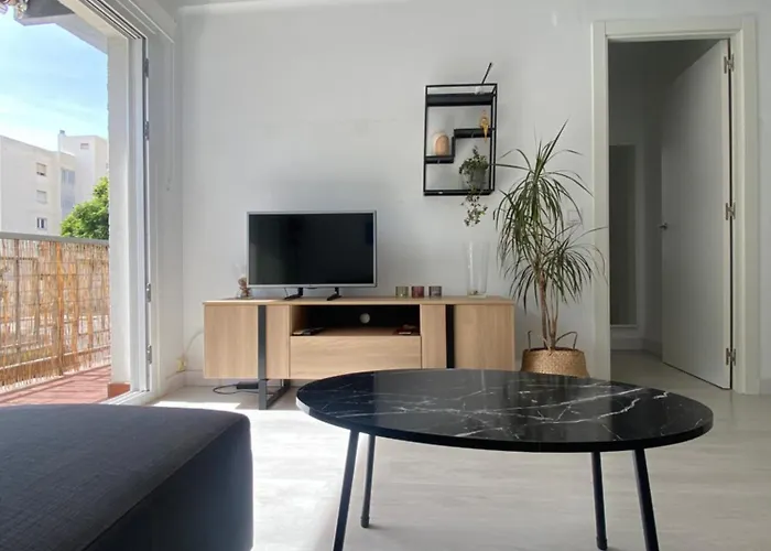 Sunny Apartment Near The Beach.